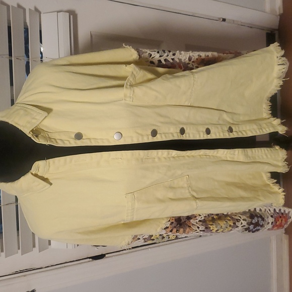 POL Yellow Button-Up Jacket with Crochet Multi Color Sleeves - Picture 4 of 11